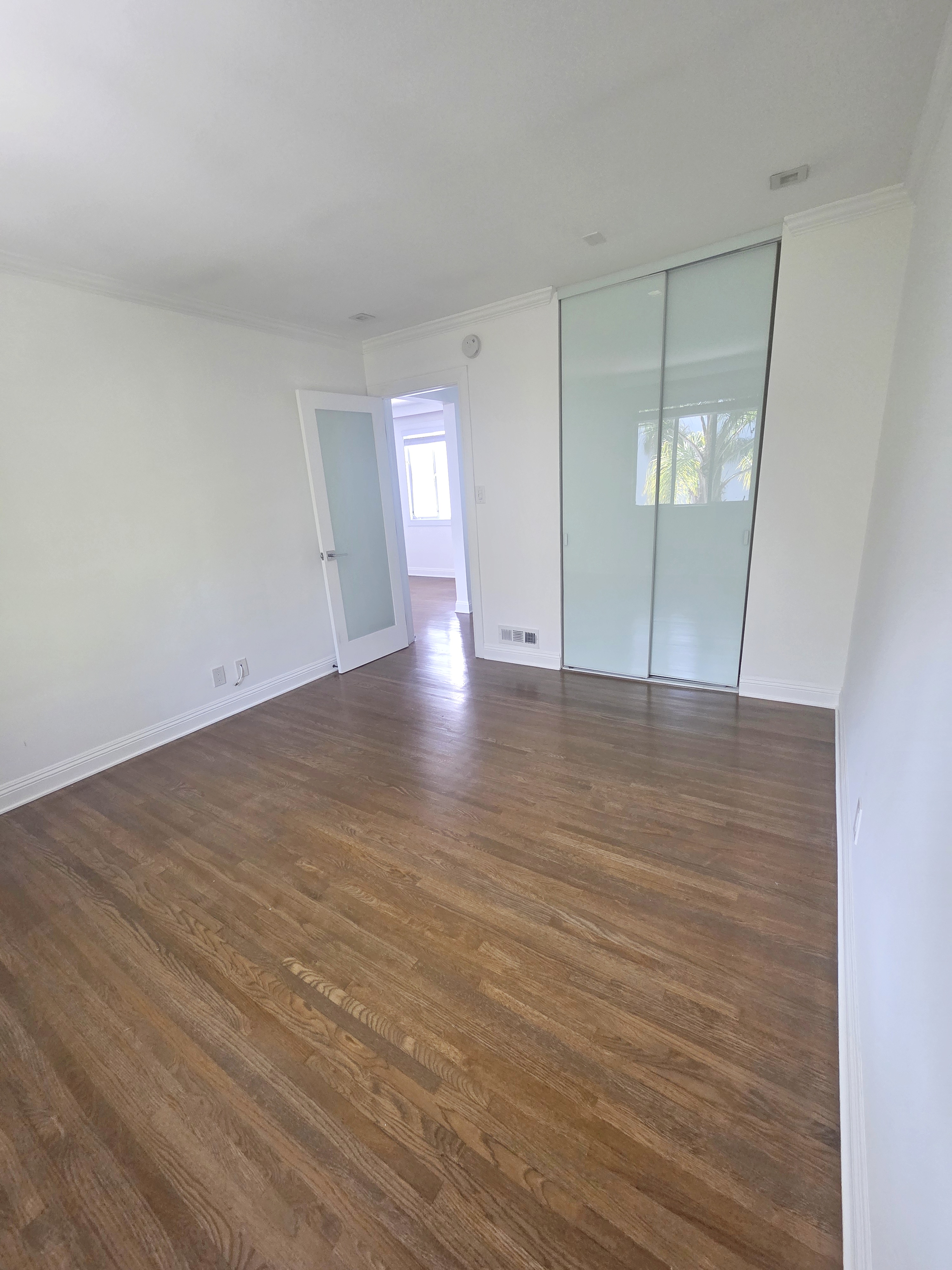 Charming 1 bedroom in Santa Monica, top floor — 134 C San Vicente Blvd, Santa Monica, CA 90402 — 1 bed, 1 bath, 670 sqft — for lease — photo 5