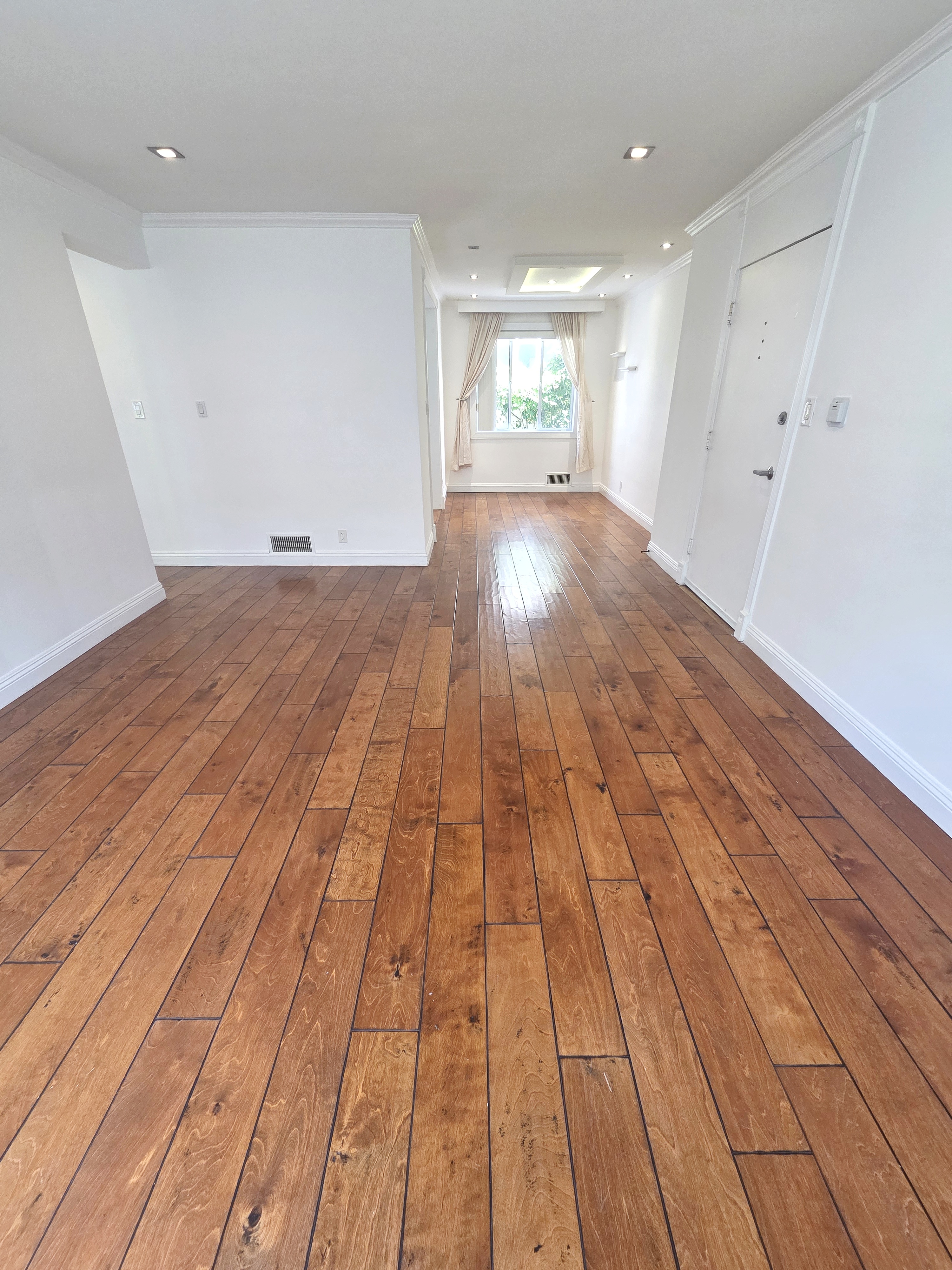 One bedroom and 2 min walk from the panoramic ocean views — 142 B San Vicente Blvd, Santa Monica, 90402 — 1 bed, 1 bath, 670 sqft — for lease — photo 4