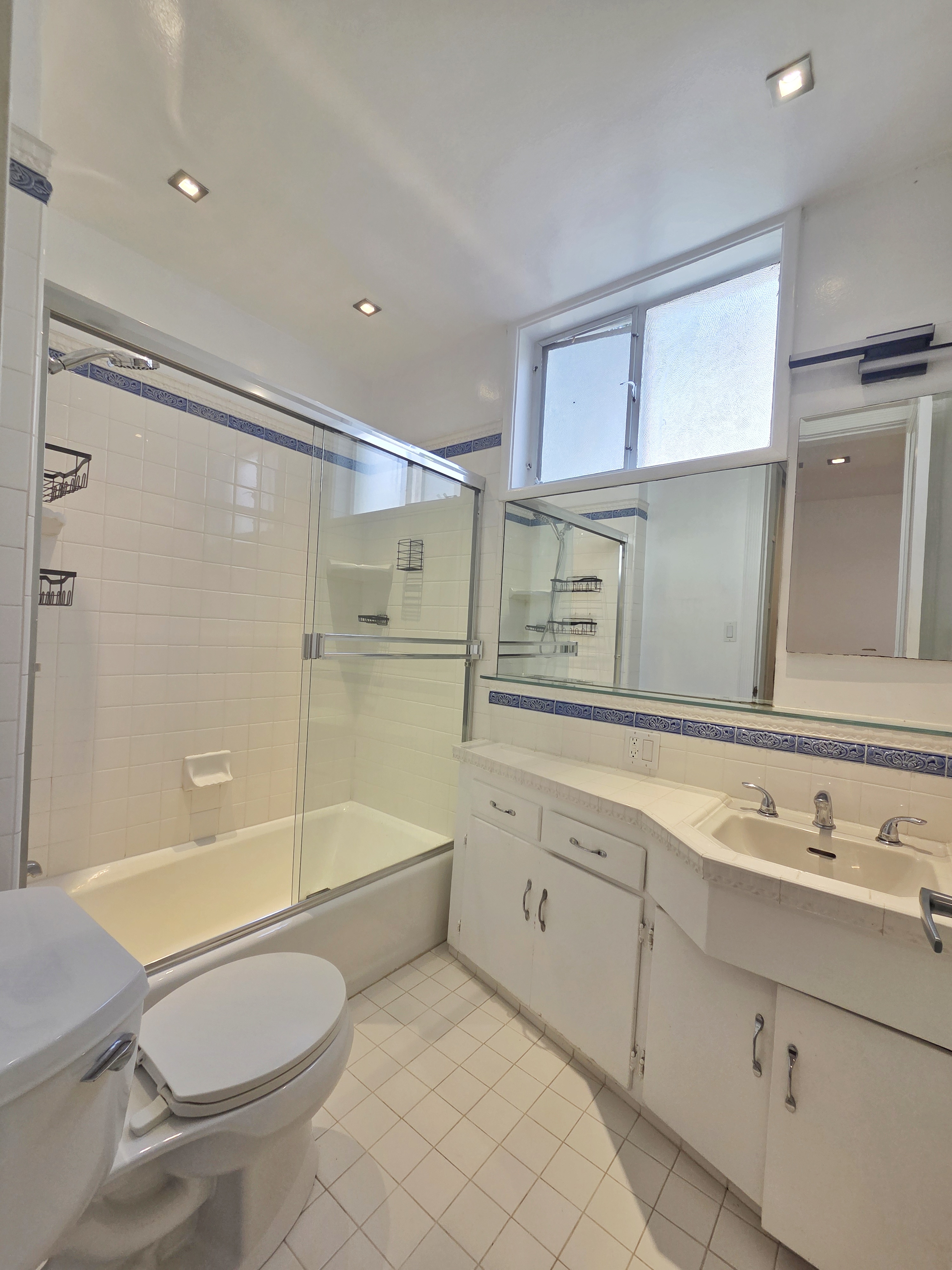 One bedroom and 2 min walk from the panoramic ocean views — 142 B San Vicente Blvd, Santa Monica, 90402 — 1 bed, 1 bath, 670 sqft — for lease — photo 6