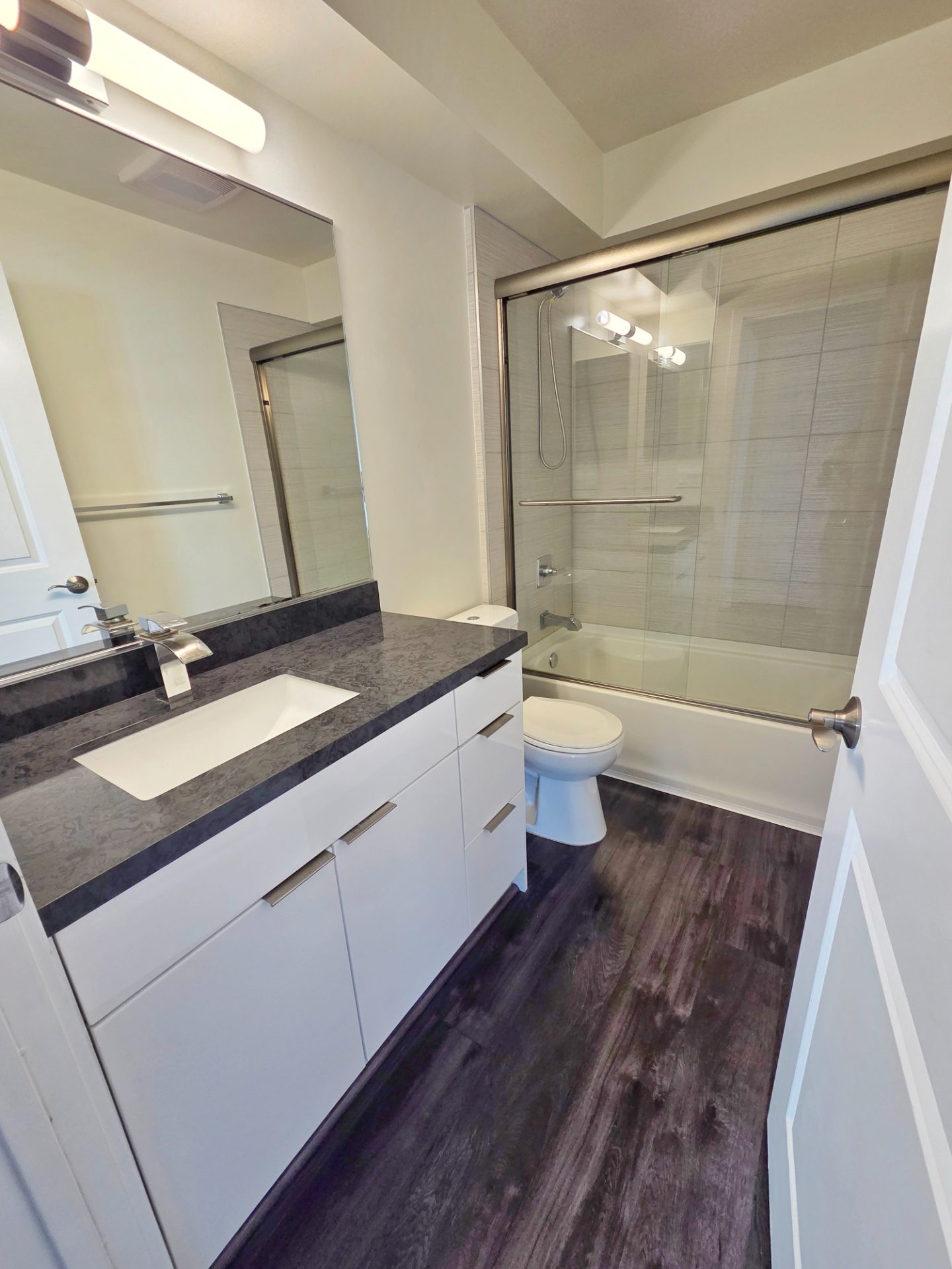 4 bedrooms for lease in West Adams area — 2651 S Hobart Blvd, Los Angeles, CA 90018 — 4 bed, 3 bath, 1,400 sqft — for lease — photo 4