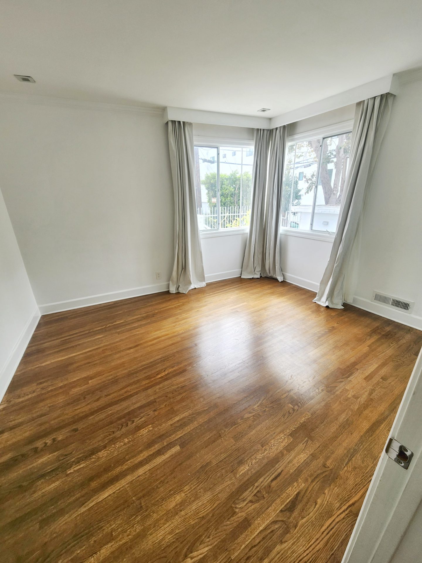 Charming 1 bedroom in Santa Monica — 136 A San Vicente Blvd, Santa Monica, CA 90402 — 1 bed, 1 bath, 670 sqft — for lease — photo 6