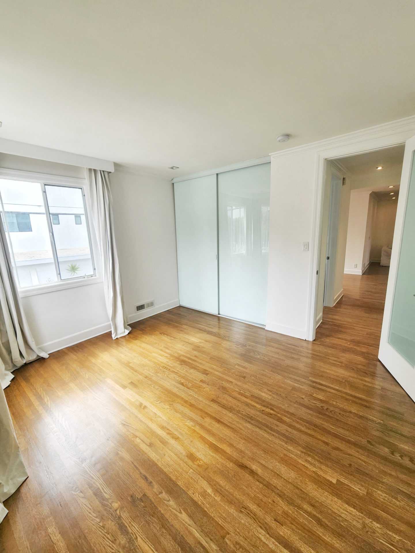 Charming 1 bedroom in Santa Monica — 136 A San Vicente Blvd, Santa Monica, CA 90402 — 1 bed, 1 bath, 670 sqft — for lease — photo 7
