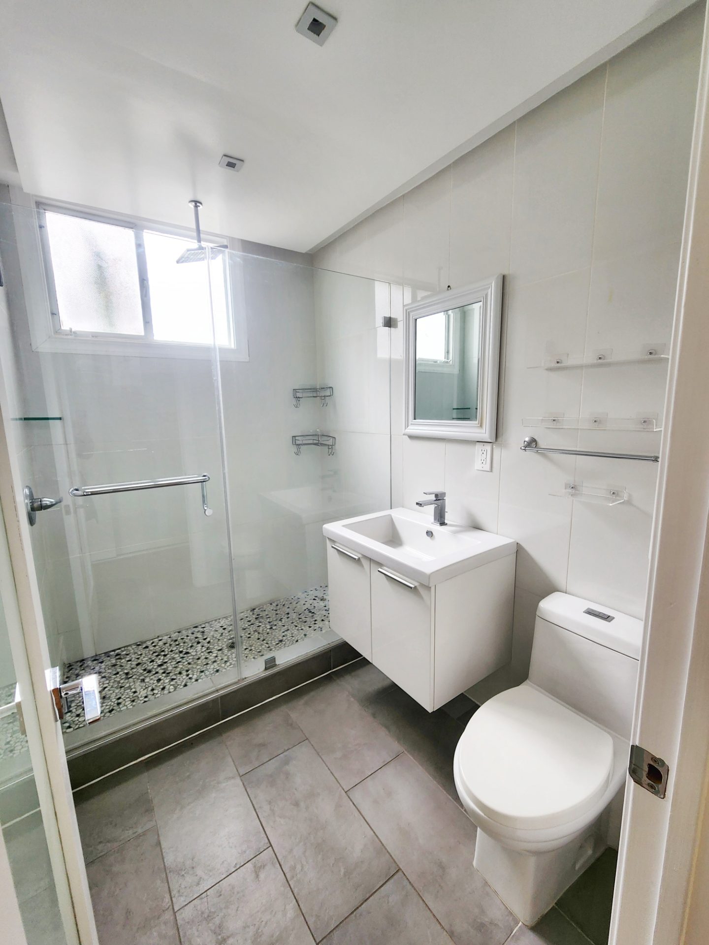 Charming 1 bedroom in Santa Monica — 136 A San Vicente Blvd, Santa Monica, CA 90402 — 1 bed, 1 bath, 670 sqft — for lease — photo 8