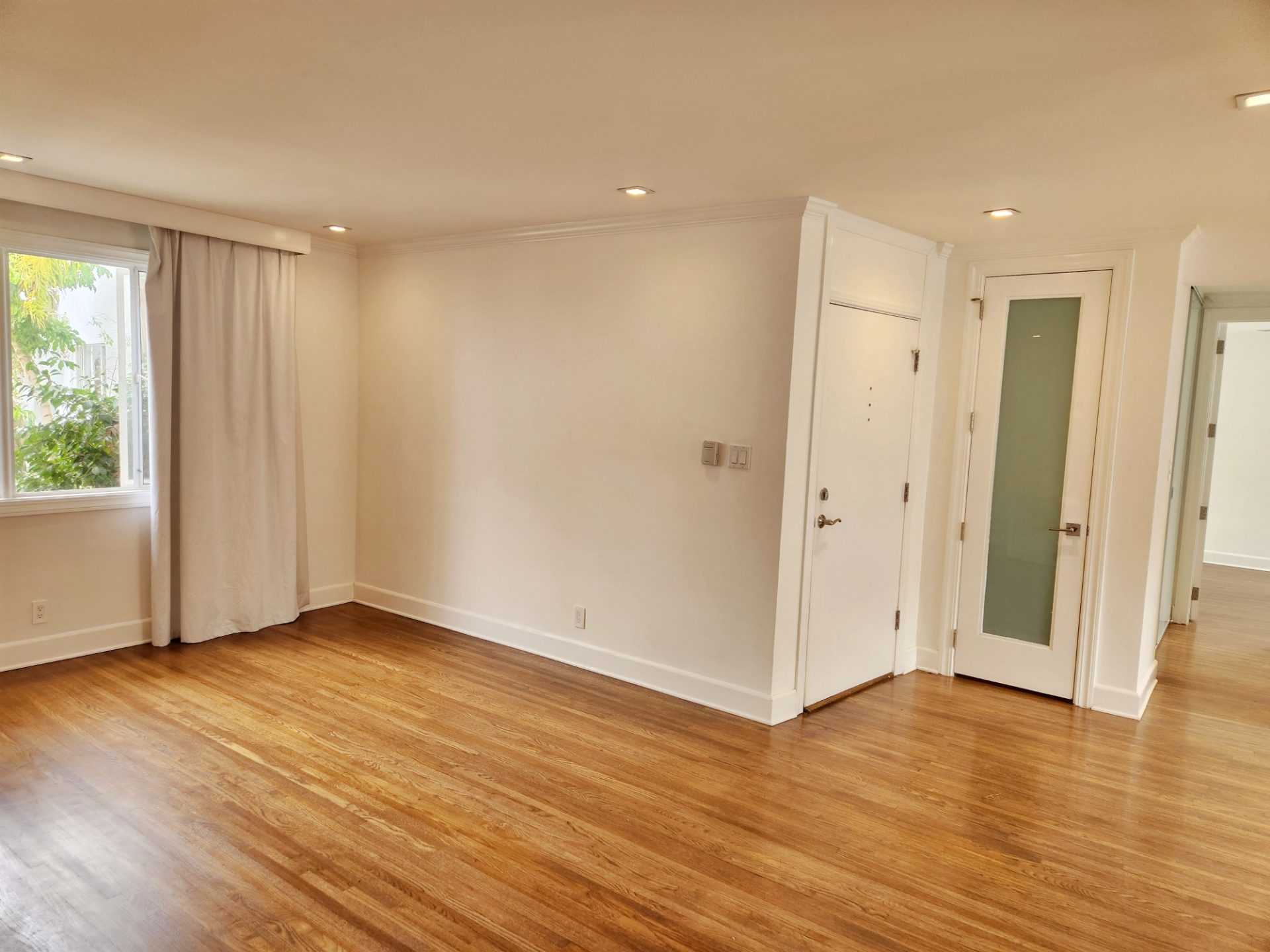 Charming 1 bedroom in Santa Monica — 136 A San Vicente Blvd, Santa Monica, CA 90402 — 1 bed, 1 bath, 670 sqft — for lease — photo 9