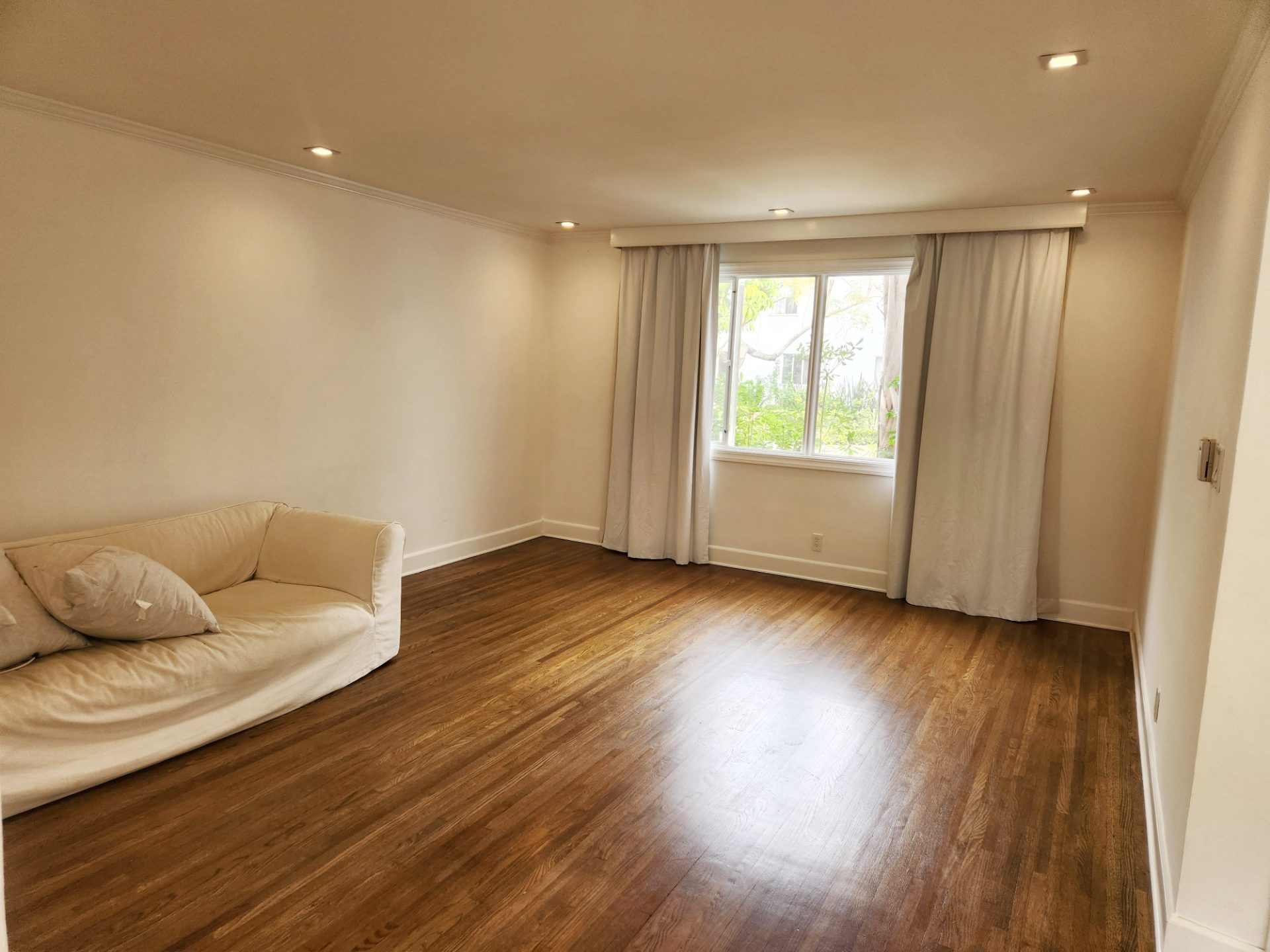 Charming 1 bedroom in Santa Monica — 136 A San Vicente Blvd, Santa Monica, CA 90402 — 1 bed, 1 bath, 670 sqft — for lease — photo 10