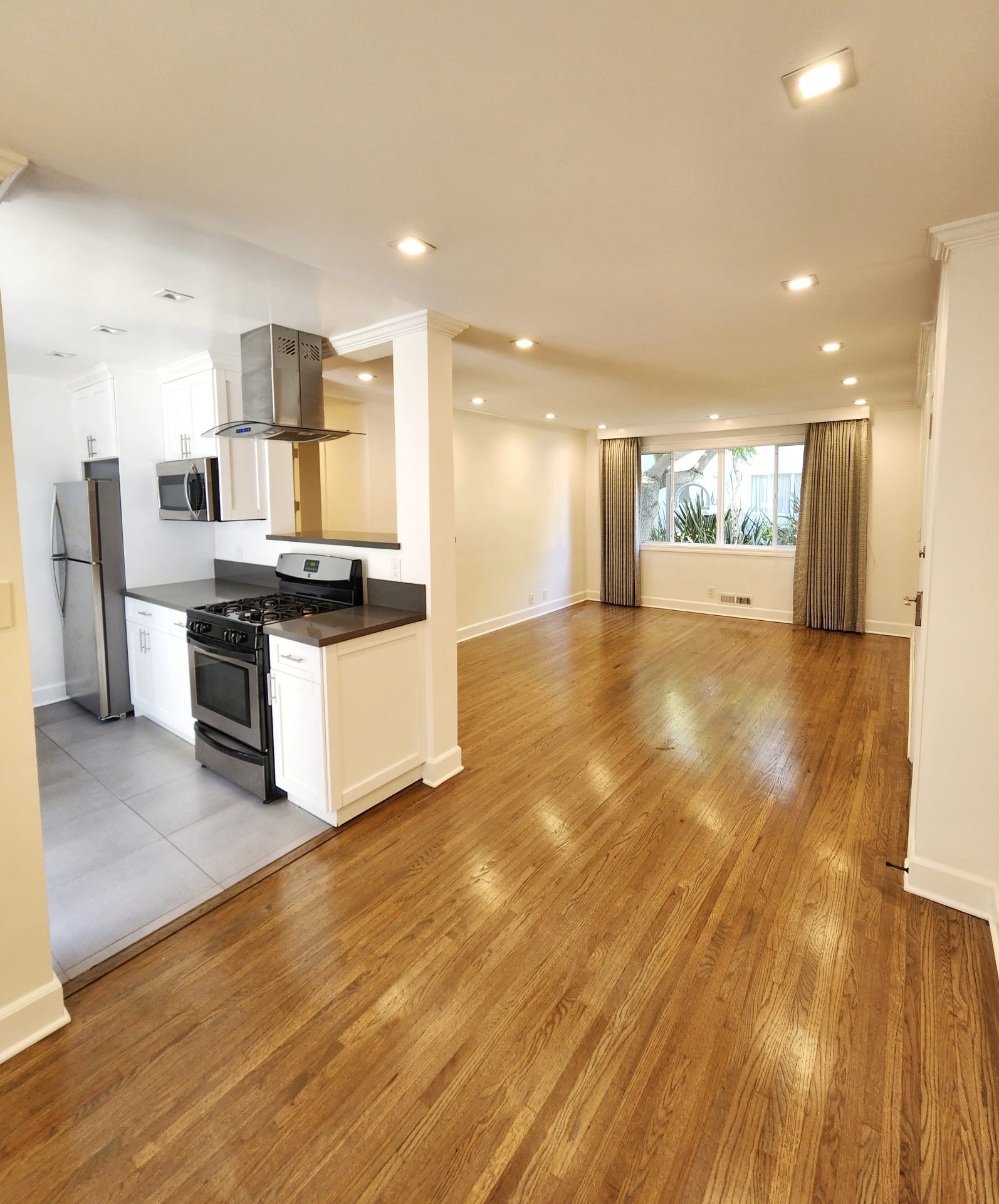 One bedroom and 2 min walk from the panoramic ocean views — 142 A San Vicente Blvd, Santa Monica, 90402 — 1 bed, 1 bath, 670 sqft — for lease — photo 5