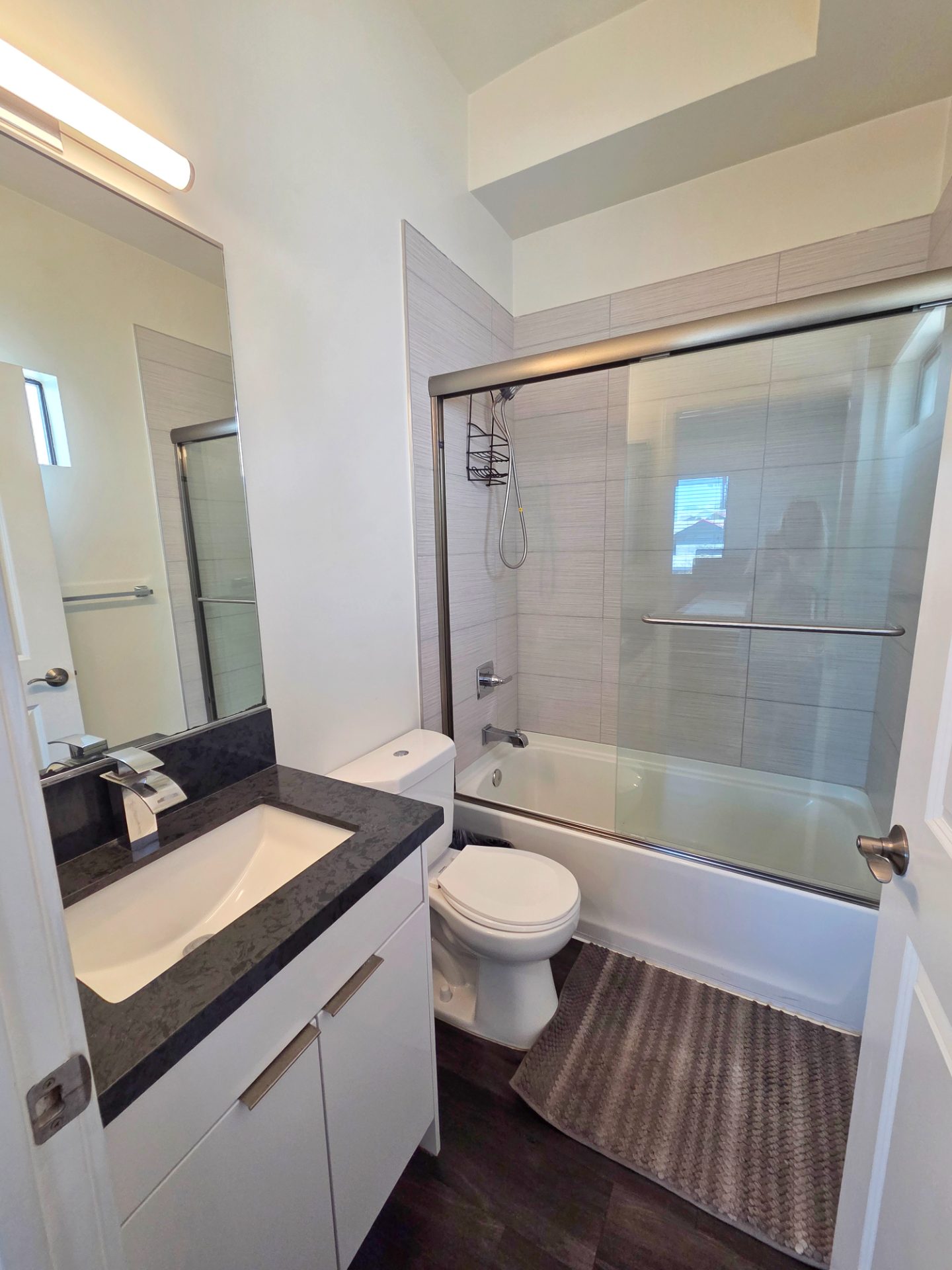 4 bedrooms for lease in West Adams area — 2651 S Hobart Blvd, Los Angeles, CA 90018 — 4 bed, 3 bath, 1,400 sqft — for lease — photo 6
