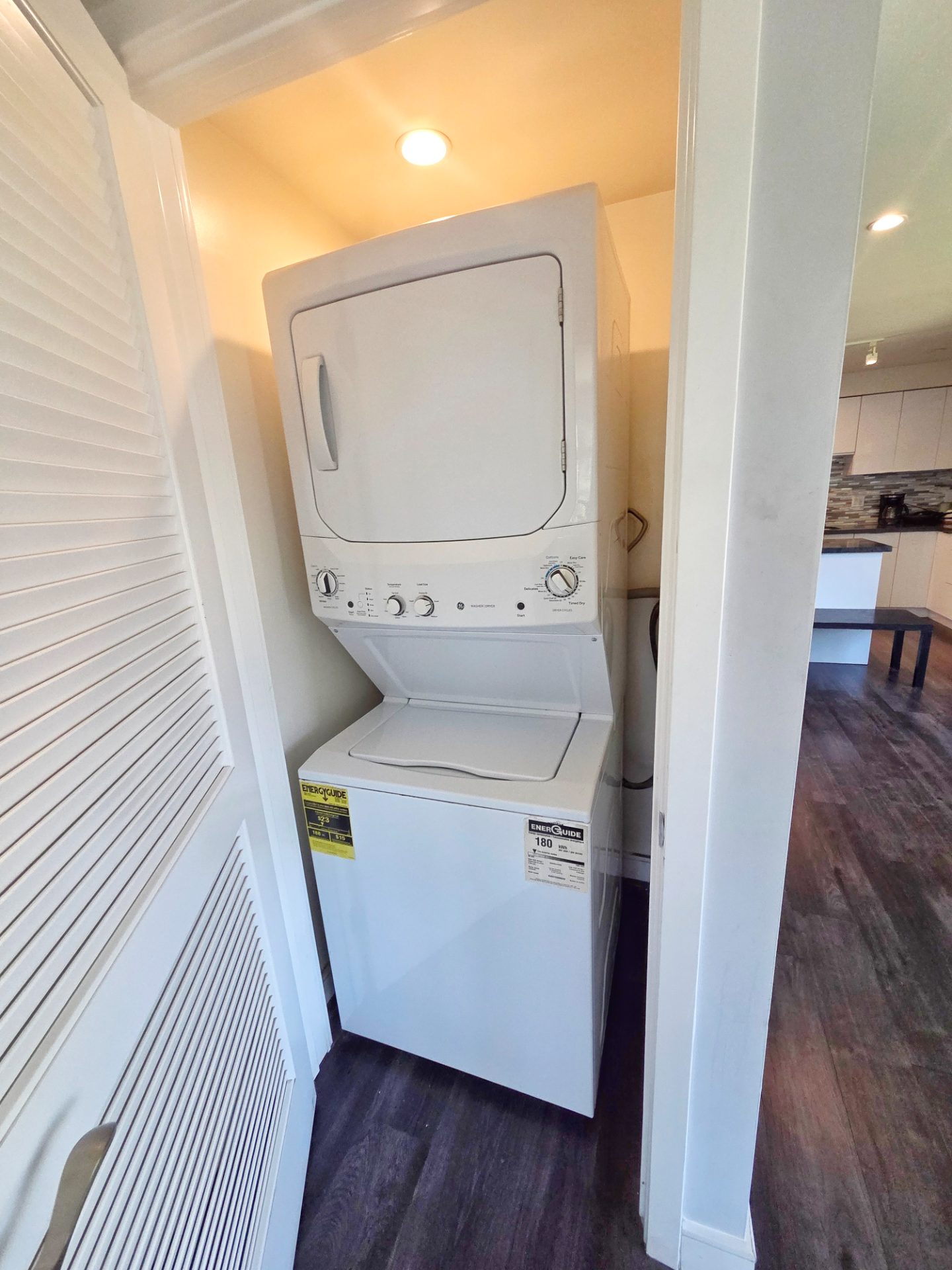 4 bedrooms for lease in West Adams area — 2651 S Hobart Blvd, Los Angeles, CA 90018 — 4 bed, 3 bath, 1,400 sqft — for lease — photo 8