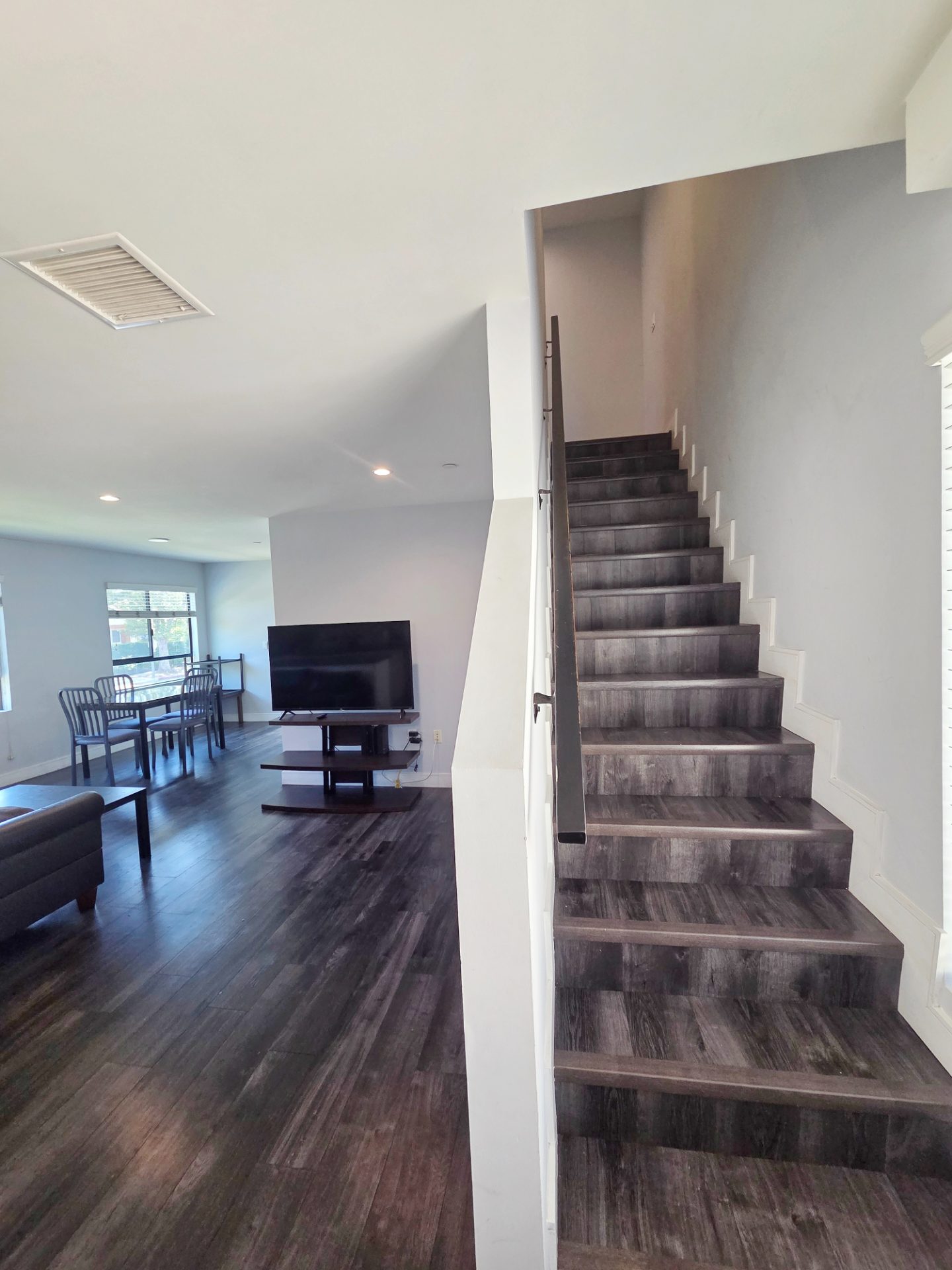 4 bedrooms for lease in West Adams area — 2651 S Hobart Blvd, Los Angeles, CA 90018 — 4 bed, 3 bath, 1,400 sqft — for lease — photo 9