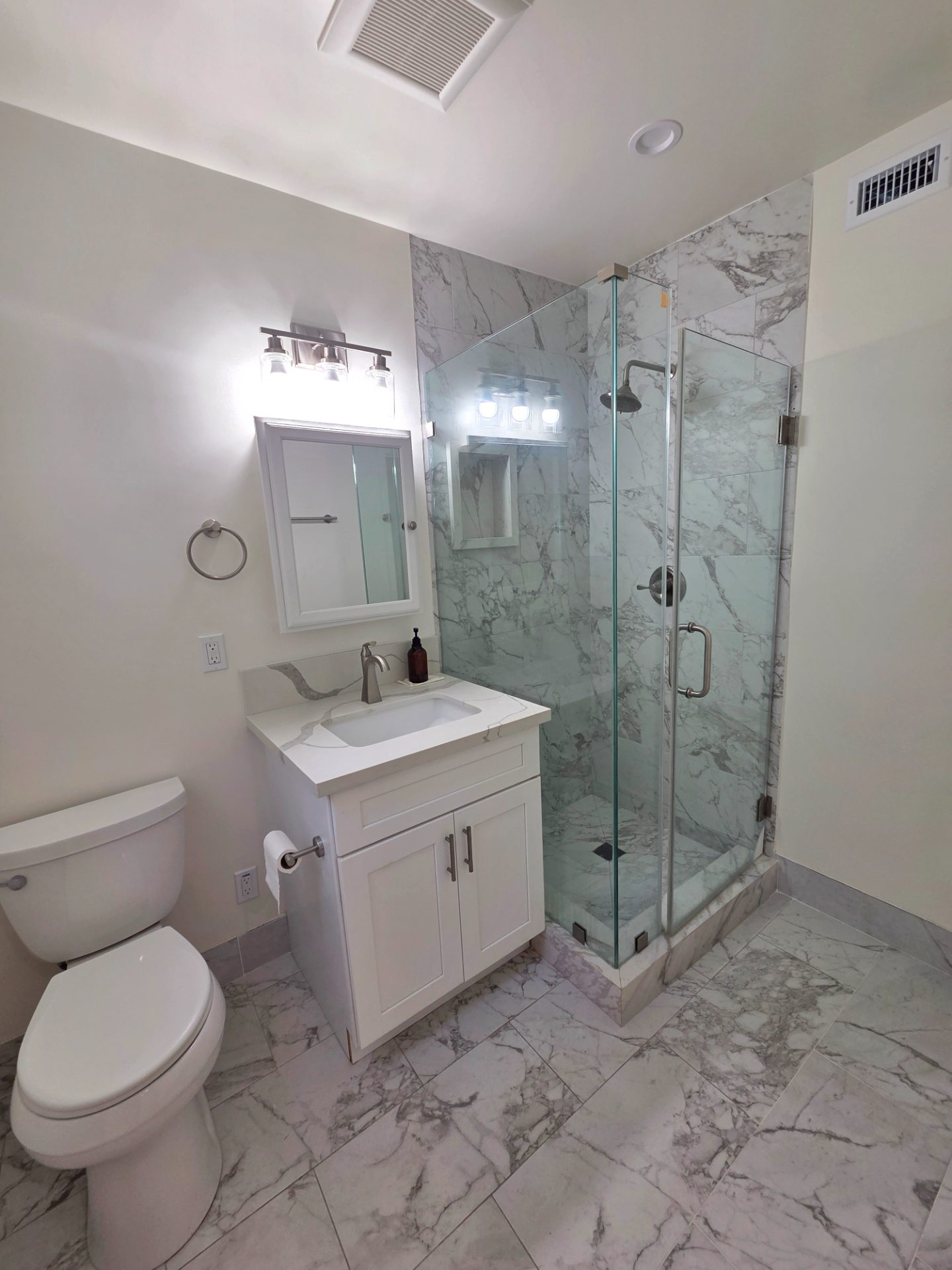 3 bedrooms 3 baths in West LA by Sawtelle area — 1449 Butler Ave — 3 bed, 3 bath, 1300 sqft — for lease — photo 5