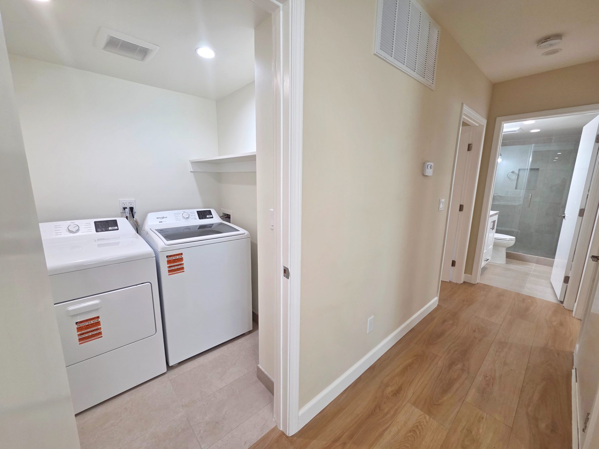 3 bedrooms 3 baths in West LA by Sawtelle area — 1449 Butler Ave — 3 bed, 3 bath, 1300 sqft — for lease — photo 6