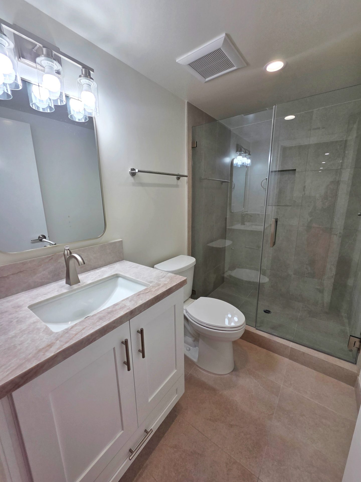 3 bedrooms 3 baths in West LA by Sawtelle area — 1449 Butler Ave — 3 bed, 3 bath, 1300 sqft — for lease — photo 7